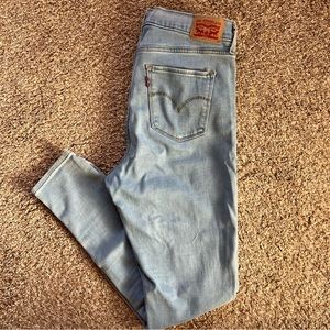 Levi light wash jeans